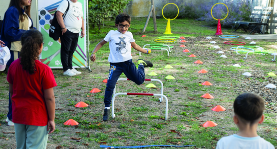Parcours sportif pour athlète en herbe.