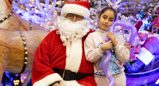 Rencontre avec le père Noël lors de la fête de la maison de quartier Jean-Jaurès © Fabien Charlier