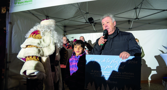 Marché de Noël, récompense de la plus belle lettre au père Noël © Vicent Coutin