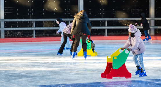 Sortie à la patinoire avec la maison de quartier du Chemin Notre-Dame et des Tilleuls © Fabien Charlier