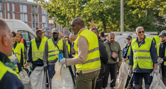 Habitants, bénévoles associatifs, élus municipaux et agents communaux… Plus d’une centaine de personnes ont participé à l’opération propreté de la Ville, dimanche 20 septembre, dans le sud du Blanc-Mesnil.