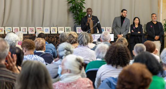Clôture de la Semaine Bleue, vendredi 9 octobre, à l’hôtel de ville, en présence du maire Demba Traore, d’Anissa Hachem, son adjointe chargée notamment de la Solidarité et vice-présidente du CCAS, de Sophien Harabi, son adjoint chargé de l’Enfance et de la Petite Enfance et de Mohamed Chikhaoui, conseiller municipal délégué aux Seniors. © Fabien Charlier