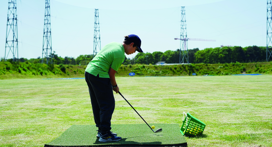 Initiation au golf © Ateaina production
