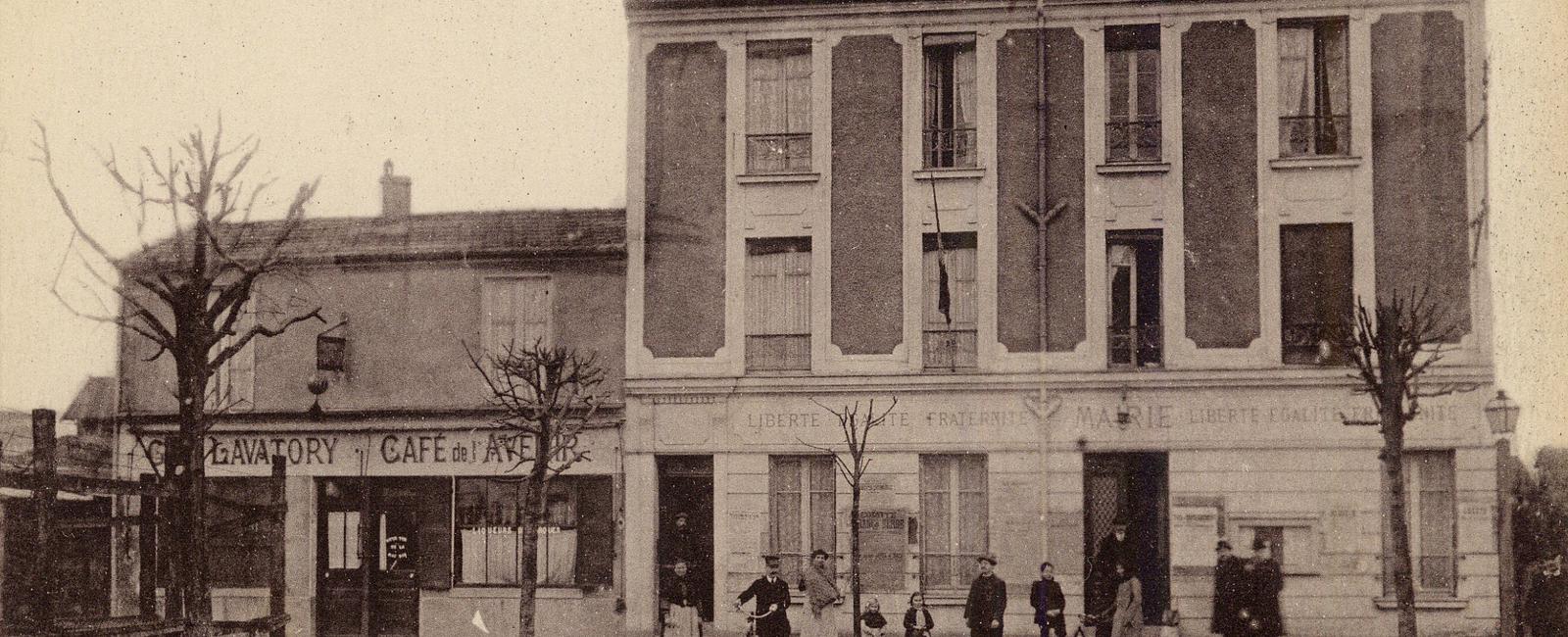 Photo d'archive, la mairie du Blanc-Mesnil rue Henri-Barbusse